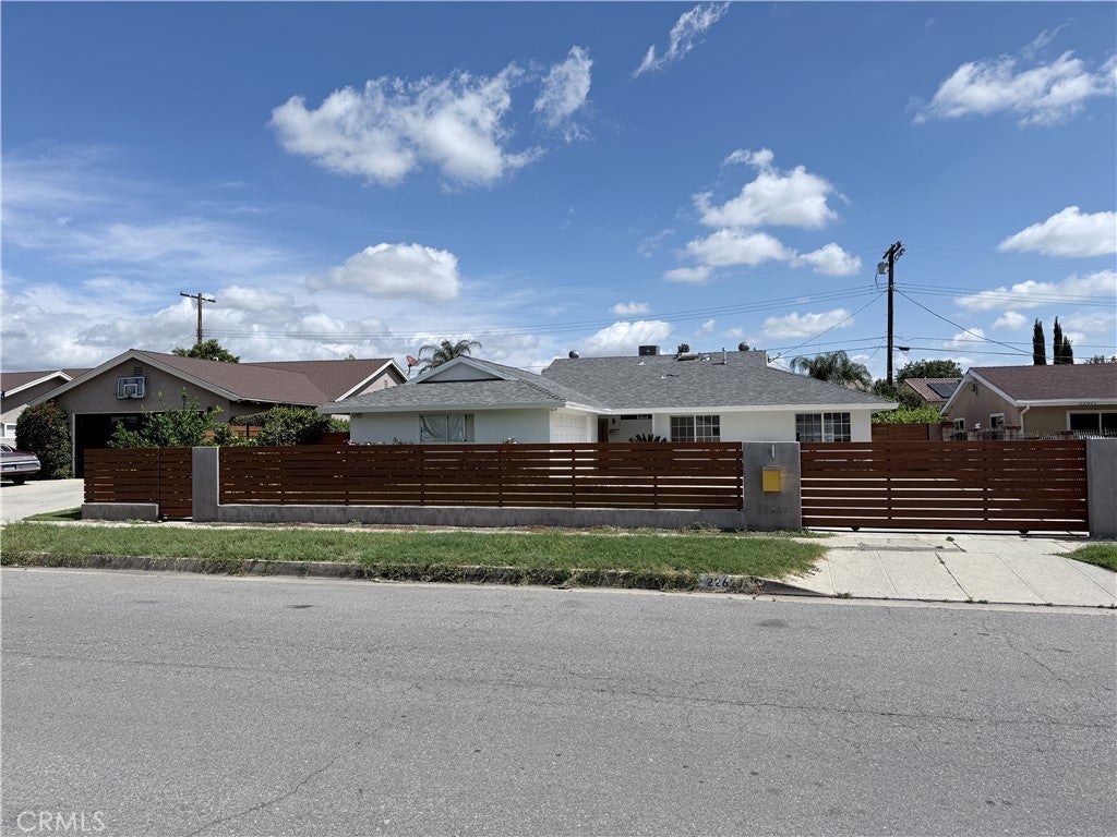 Photo of Listing #SR26073260