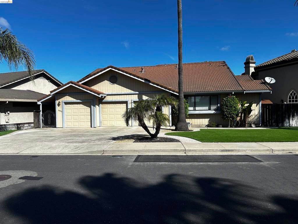 Photo of Listing #41129773