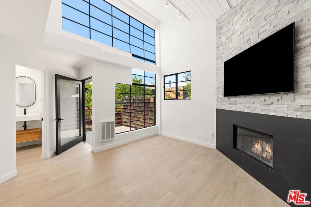 Photo of Listing #26673845