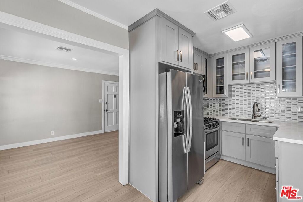 Photo of Listing #26674063