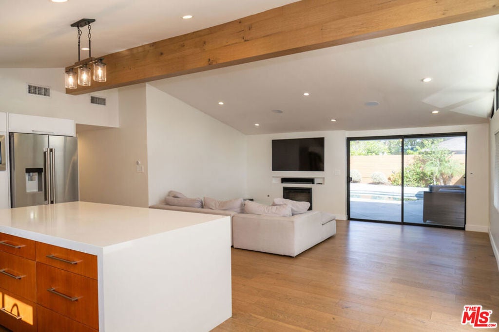 Photo of Listing #26673991