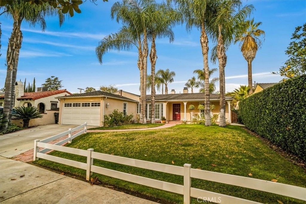 10419 Bloomfield Street, Toluca Lake