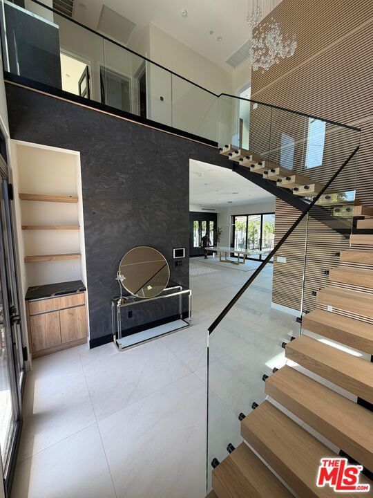 Photo of Listing #26674659