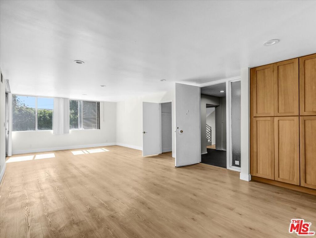 9221 Charleville Boulevard # B, Beverly Hills