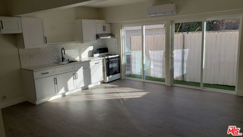 Photo of Listing #26675499