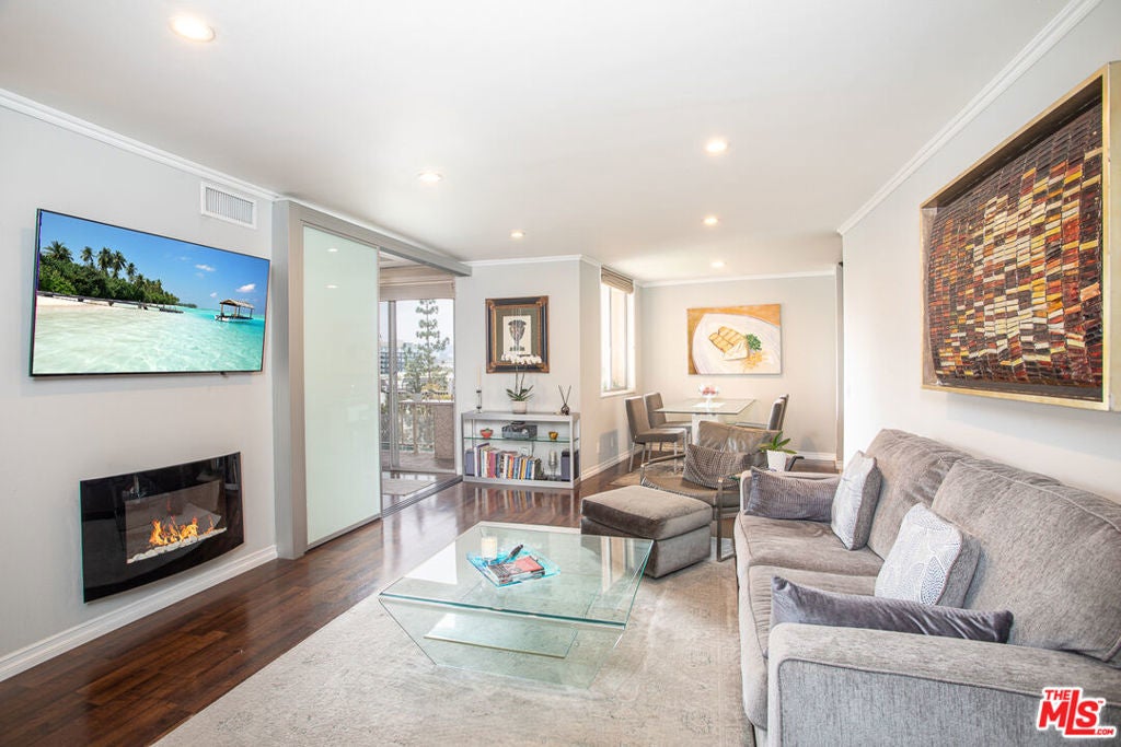 Photo of Listing #26675525