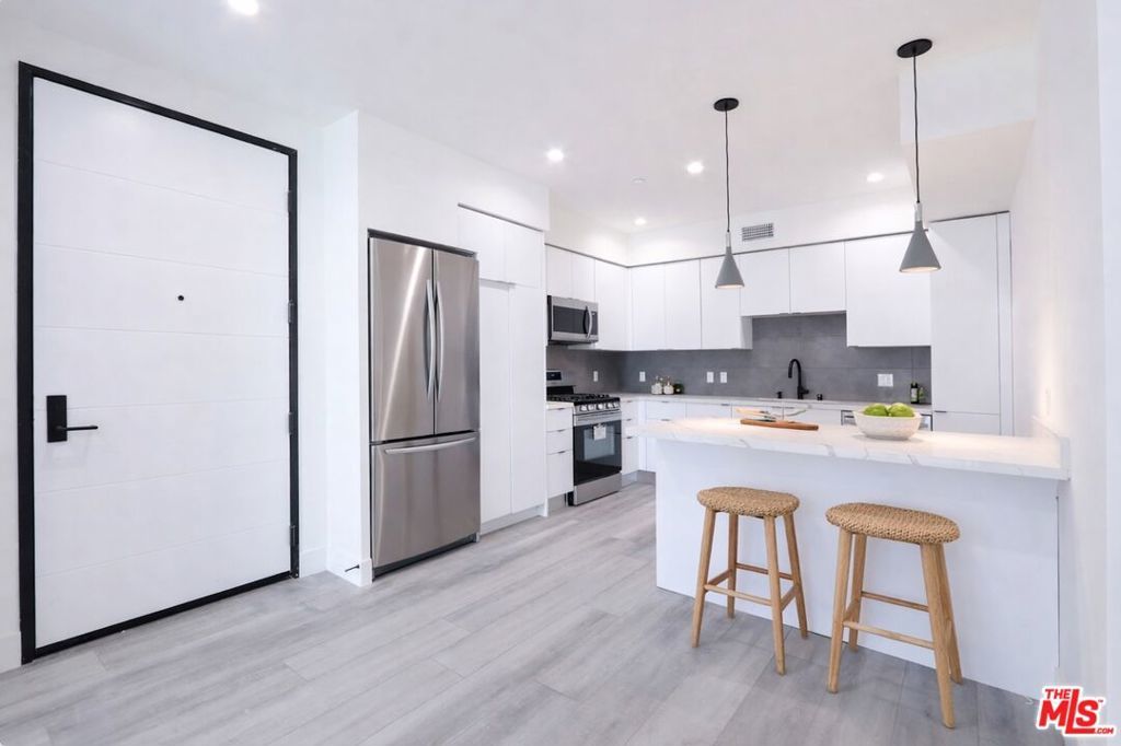 Photo of Listing #26676251