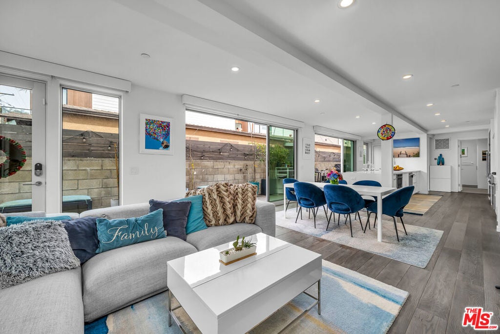 Photo of Listing #26677489