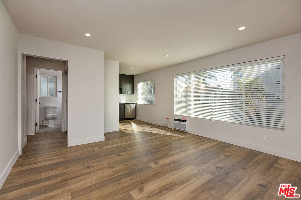 Photo of Listing #26677833