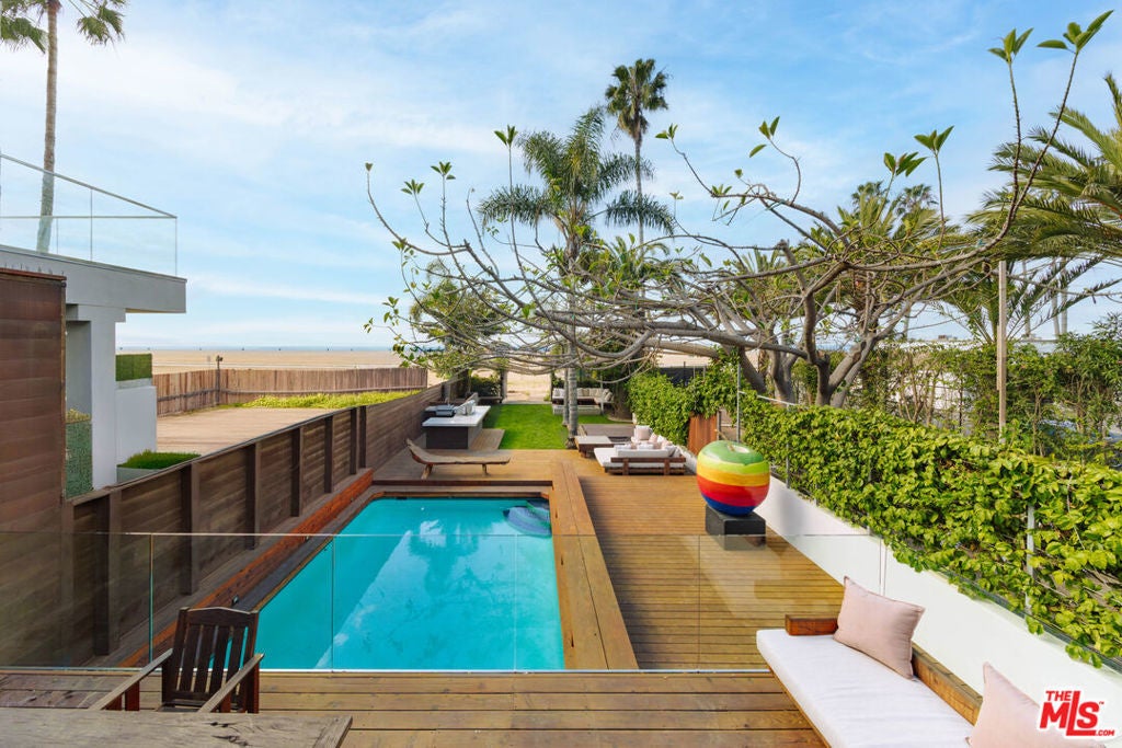 Photo of Listing #26672873