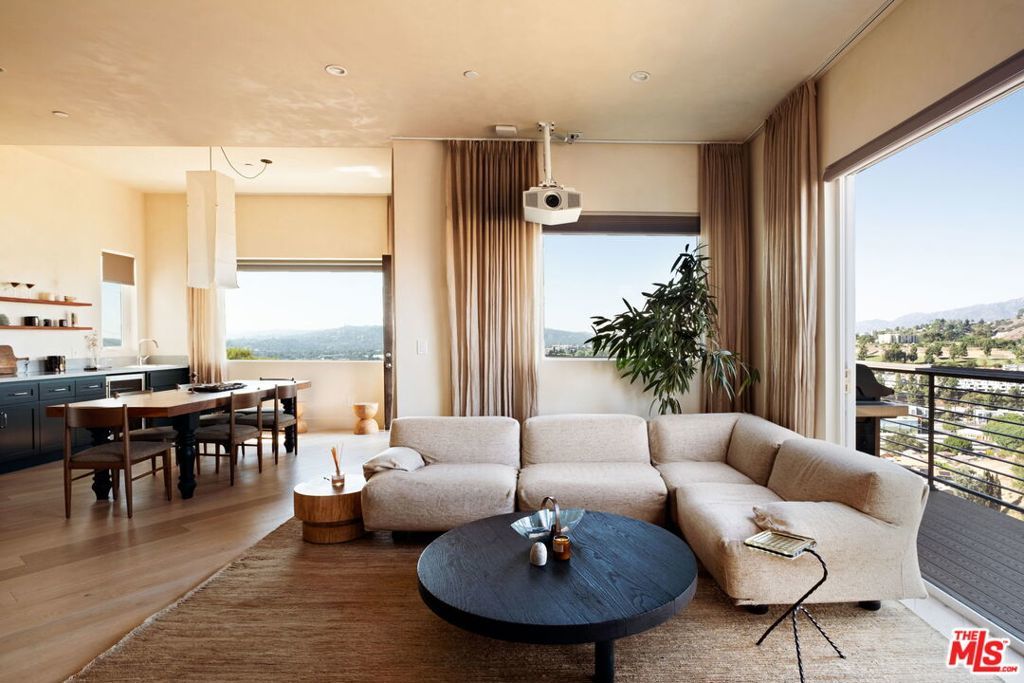 Photo of Listing #26678473