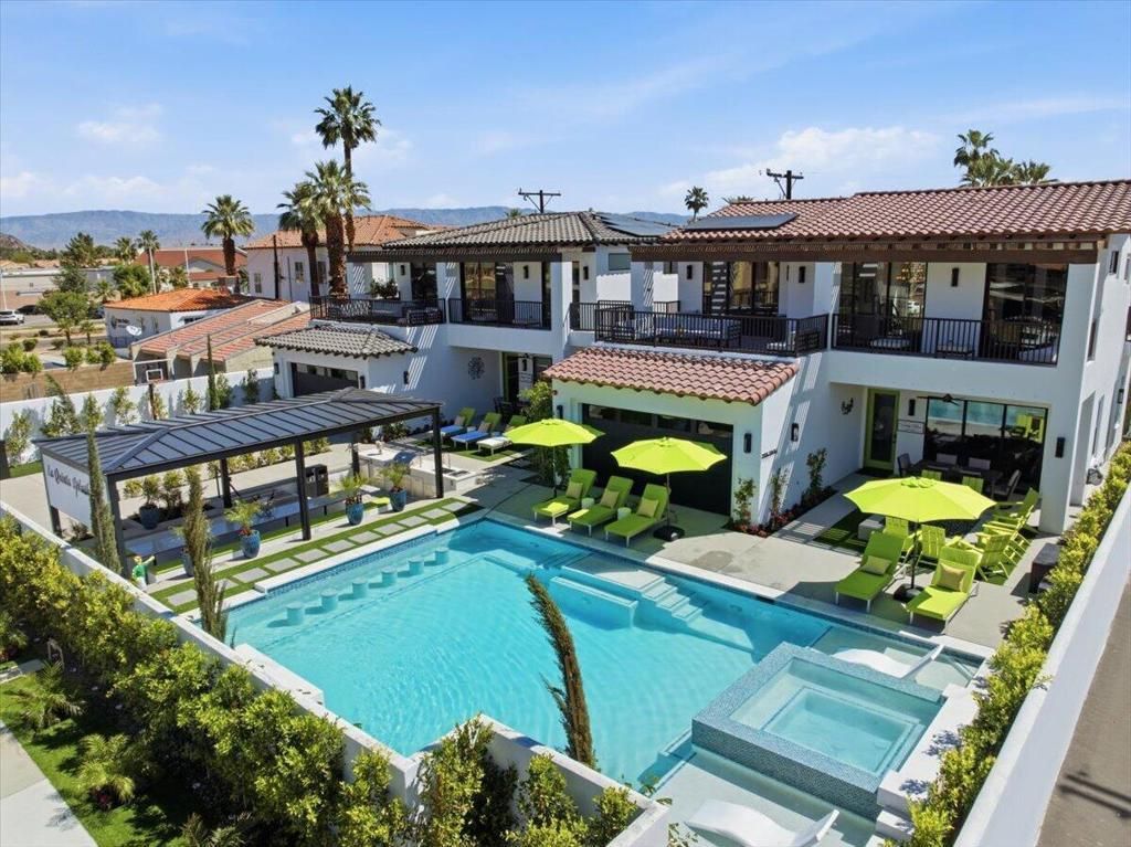 N/A, La Quinta