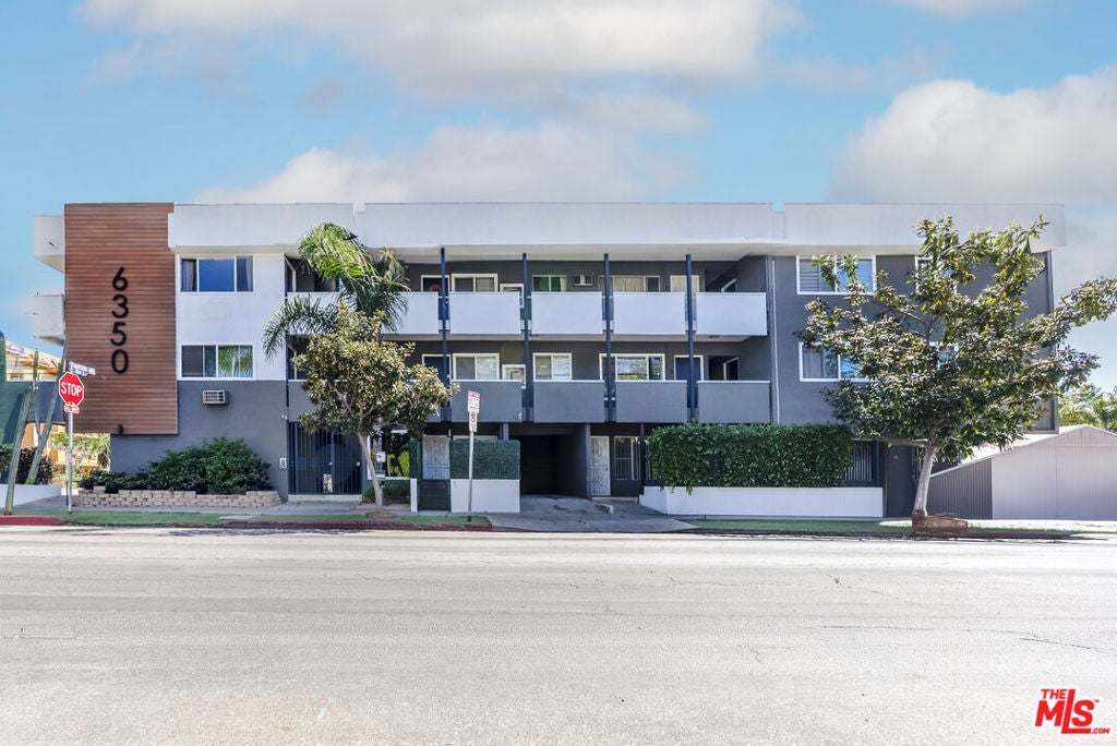 Photo of Listing #26677937