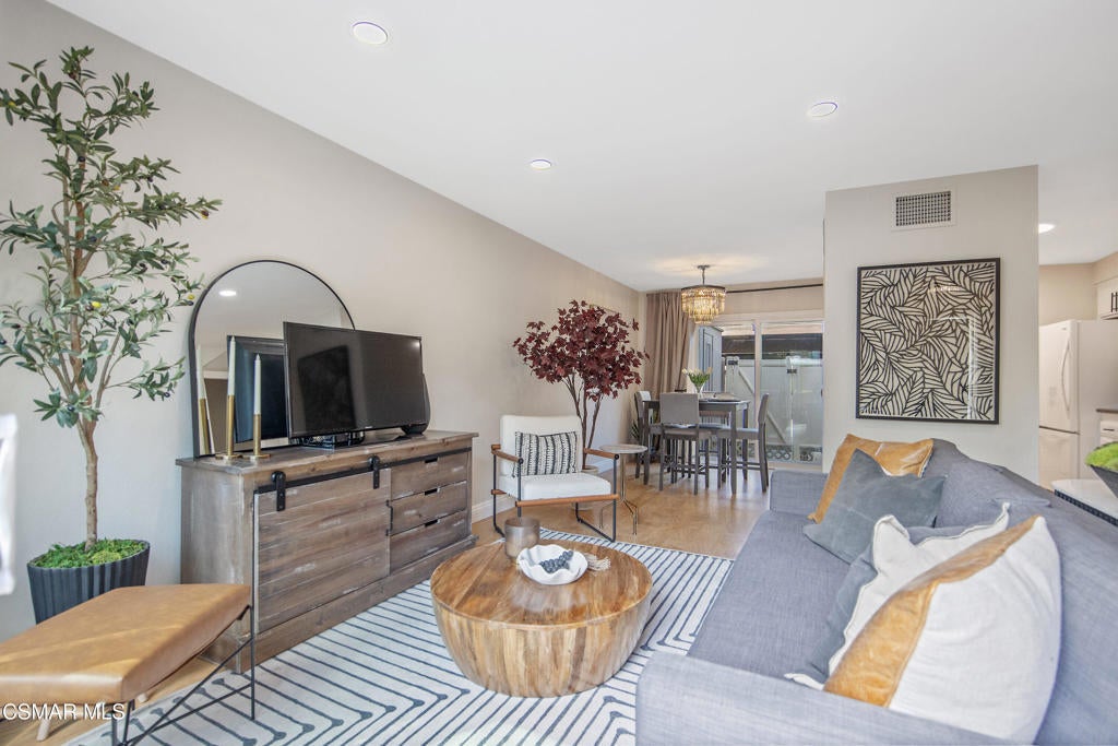 Photo of Listing #226001578