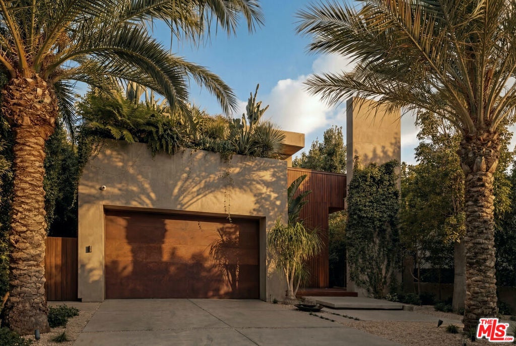 Photo of Listing #26673045