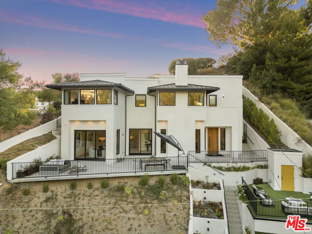 3101 Belden Drive, Los Angeles