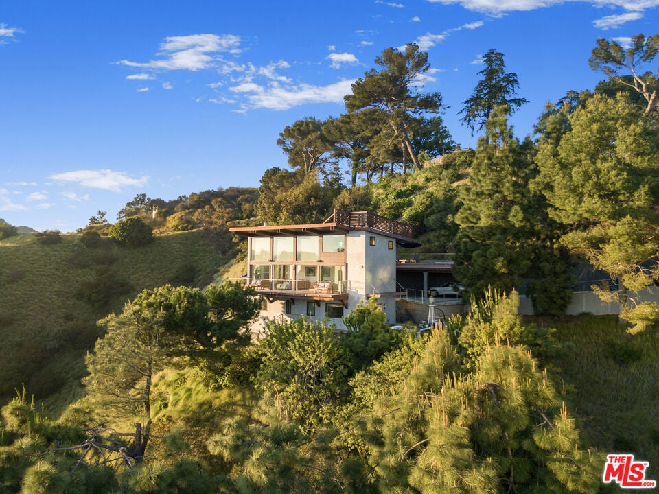 Photo of Listing #26685557