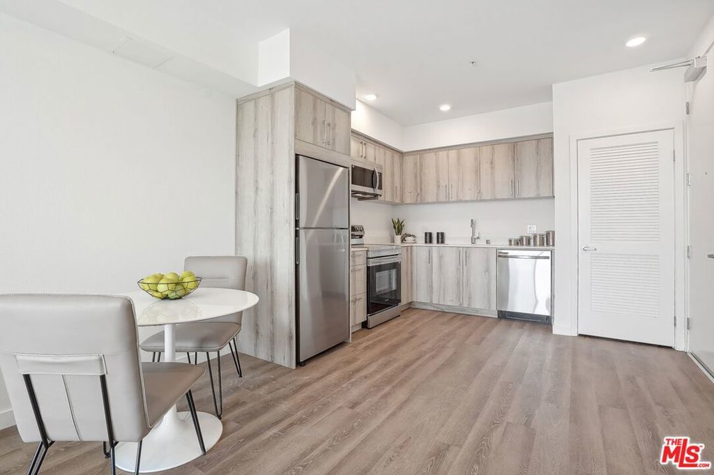 Photo of Listing #26686653