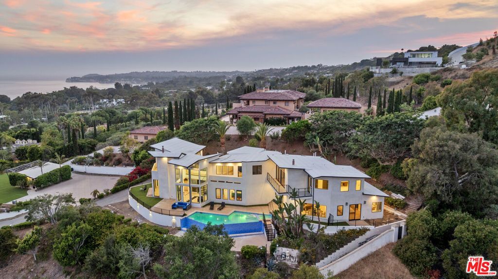 6380 Meadows Court, Malibu