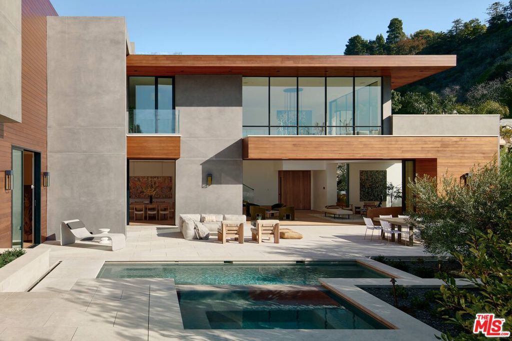 Photo of Listing #26680285