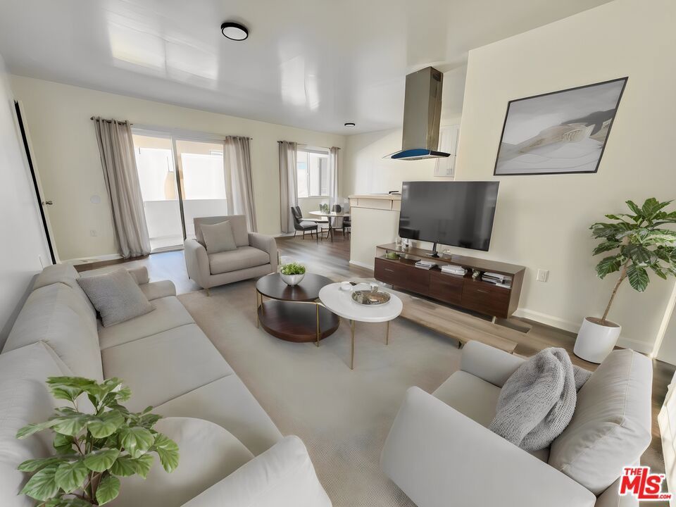 Photo of Listing #26676167