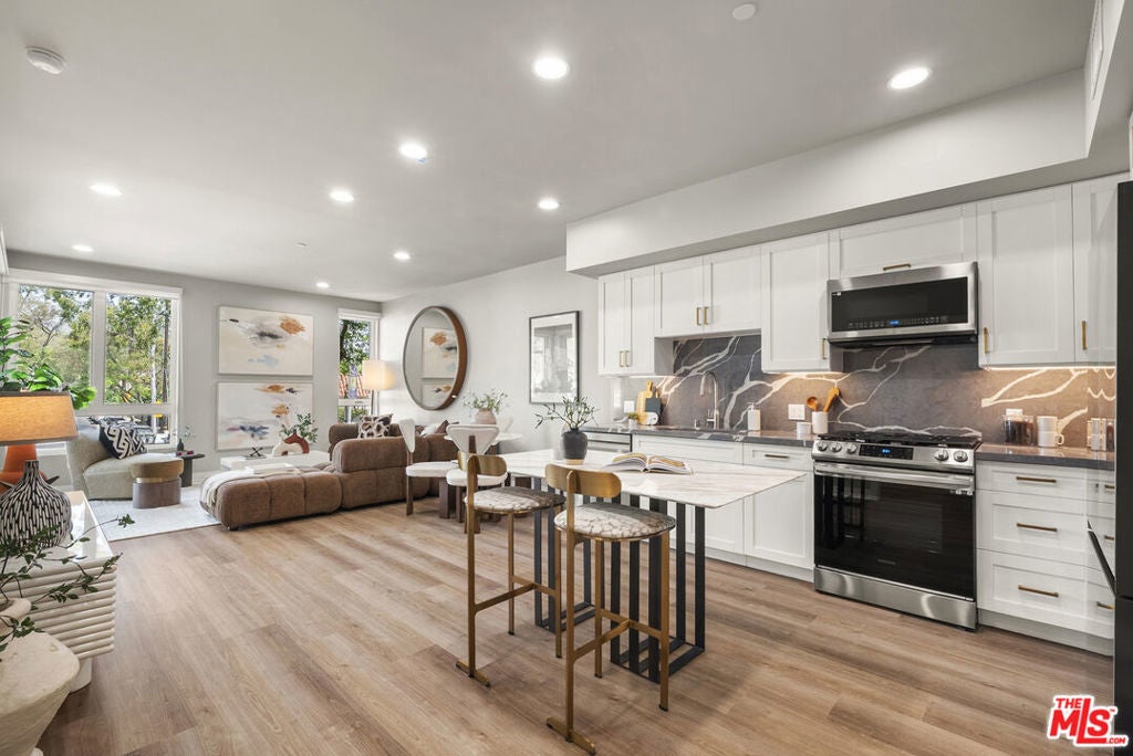 Photo of Listing #26695913