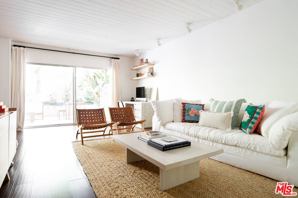 Photo of Listing #26699161