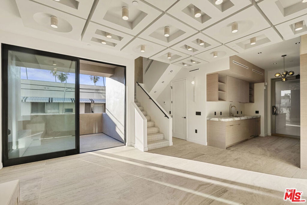 Photo of Listing #26699265