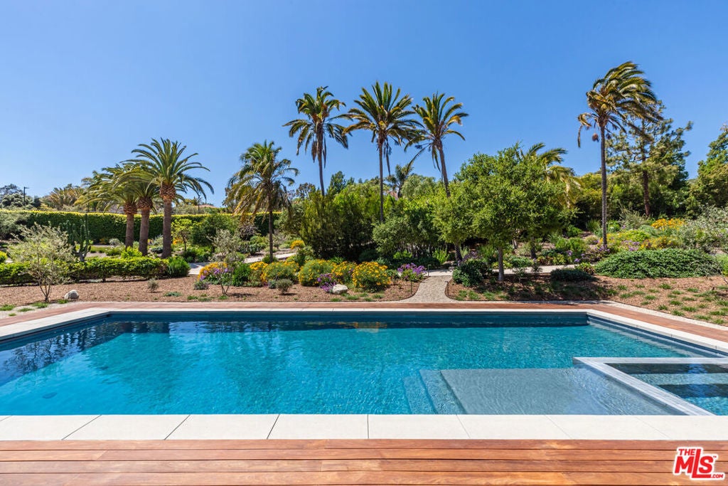 Photo of Listing #26698899