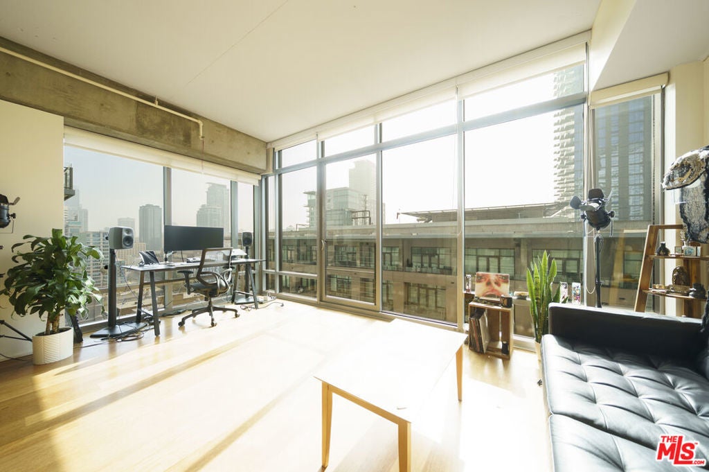 Photo of Listing #26671767