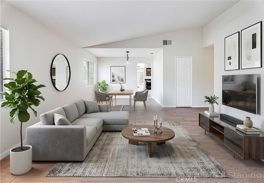 5546 Mclennan, Encino