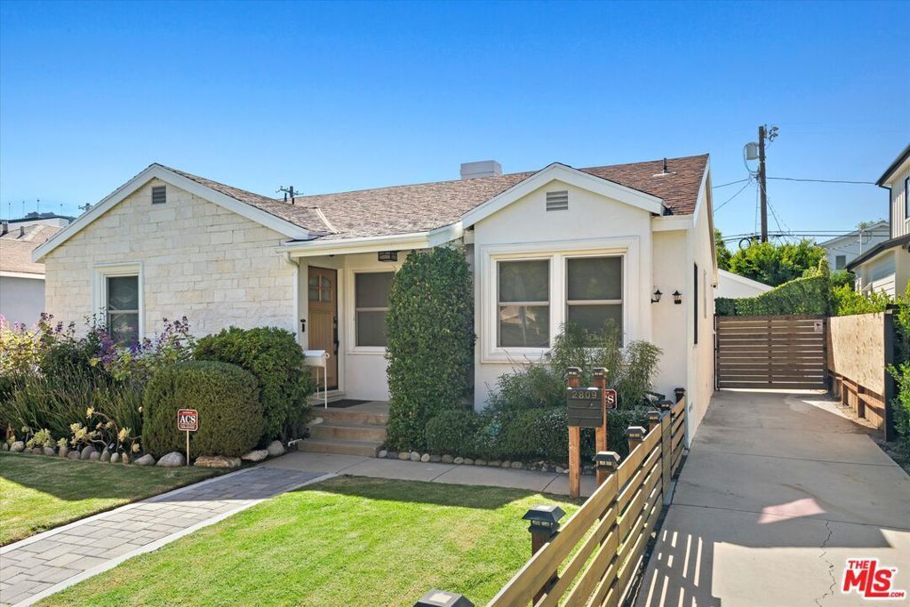 2809 S Canfield Avenue, Los Angeles