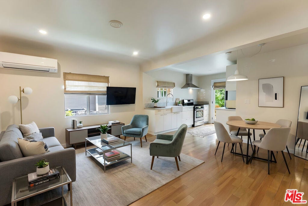 Photo of Listing #26719171