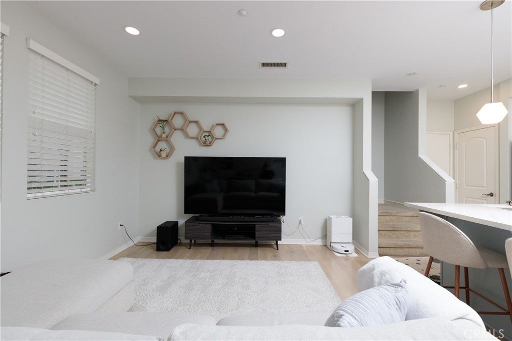 Photo of Listing #OC26082131