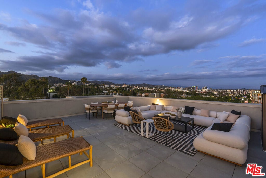 Photo of Listing #26739497