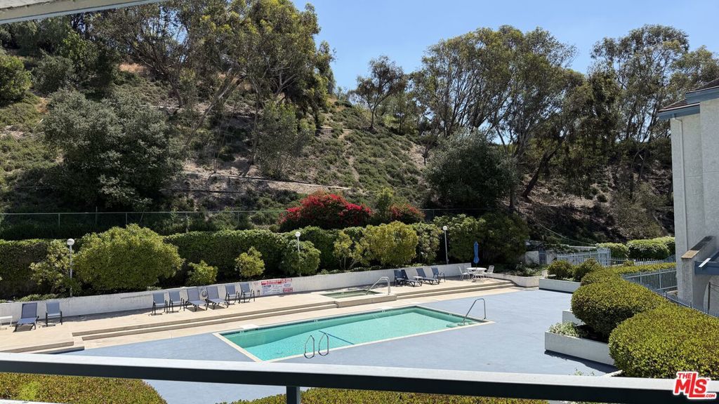 Photo of Listing #26745285