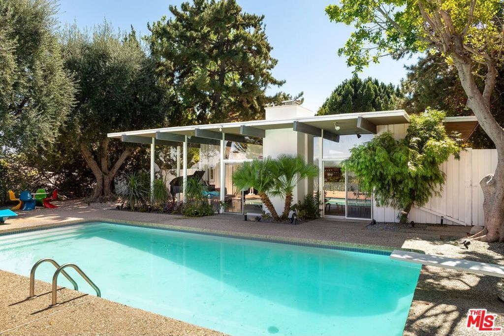 Photo of Listing #26749793