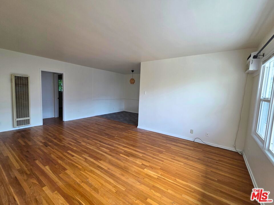 Photo of Listing #26673653