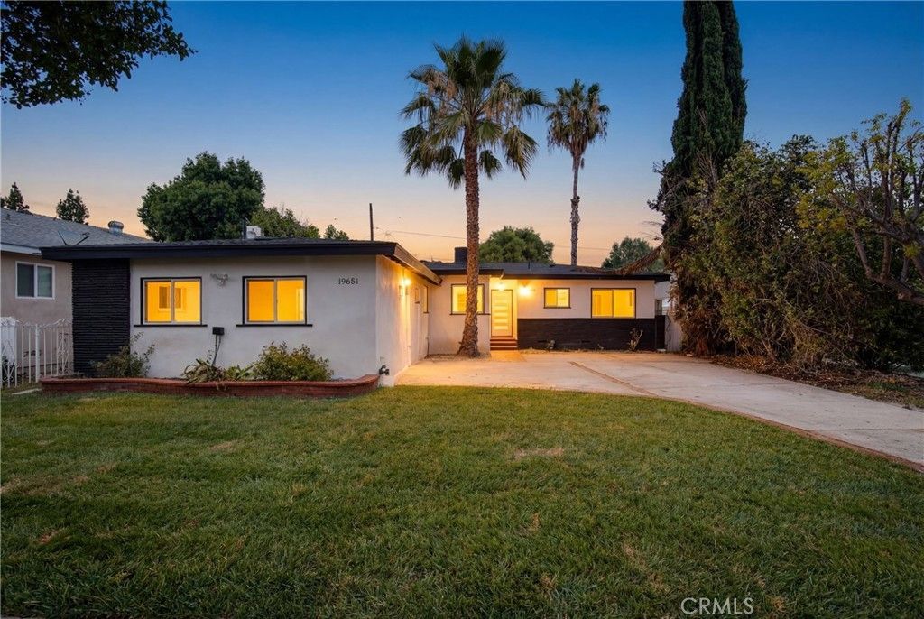 19649 Friar, Tarzana