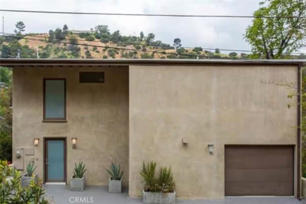 2115 Groveland, Los Angeles