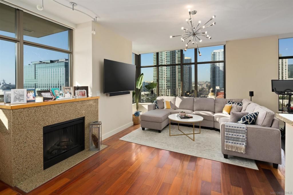 700 W E St # 1303, San Diego