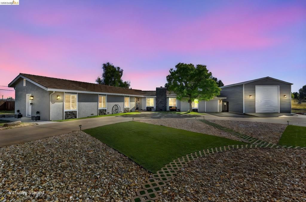 59 Old Stagecoach Rd, Brentwood