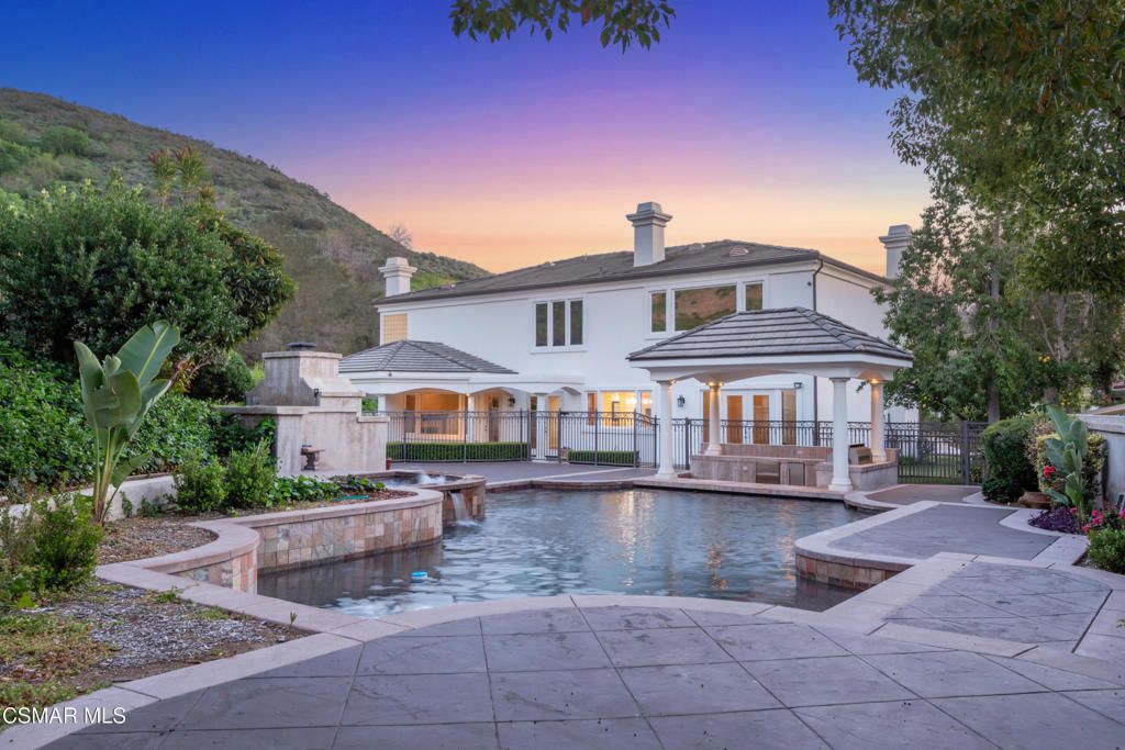 25301 Prado De Los Arboles, Calabasas