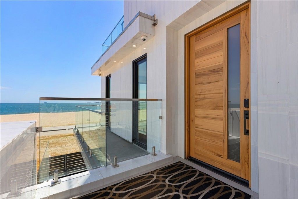 1724 Bluff Place, Long Beach