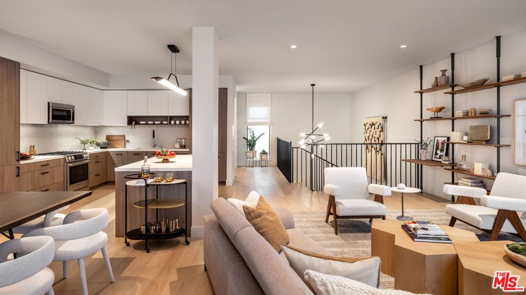 9001 Santa Monica Boulevard # 307, West Hollywood