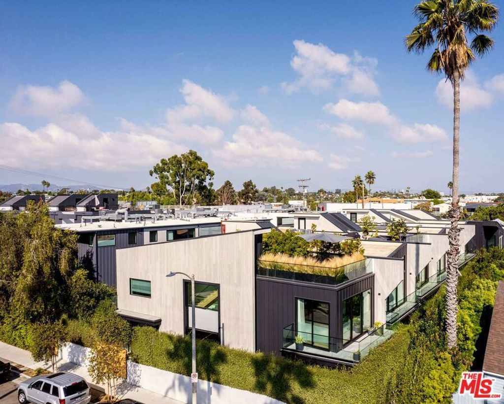 330 Rennie Avenue # 1, Venice