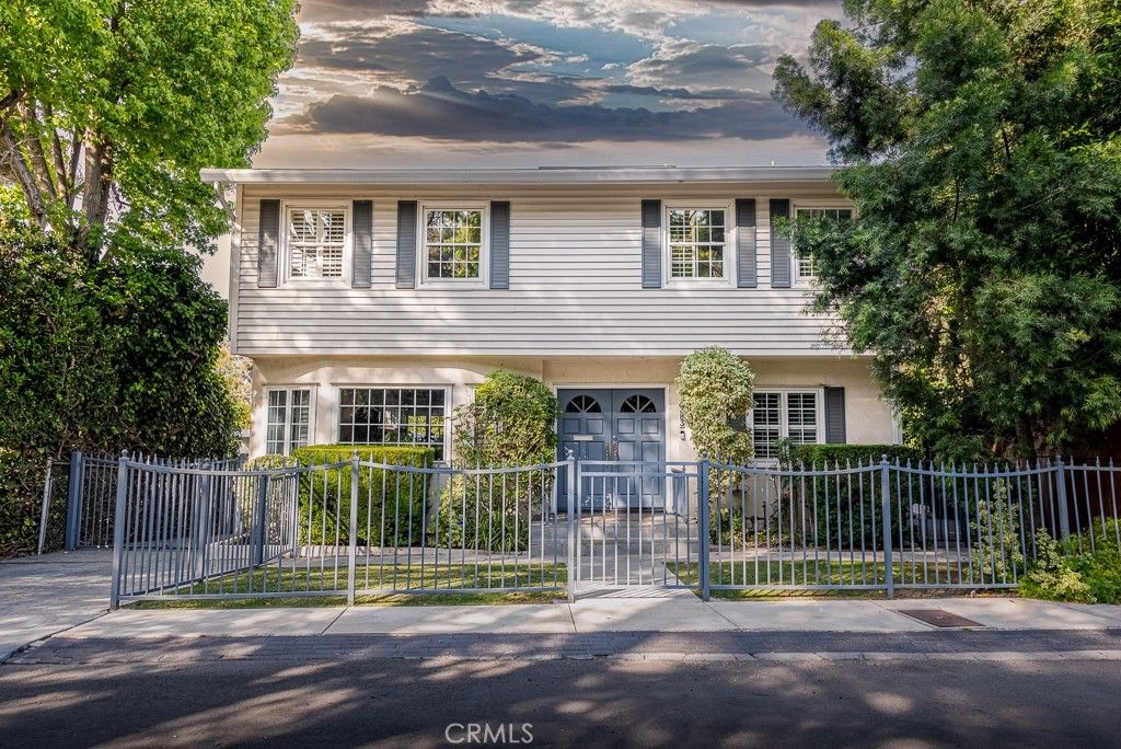 13383 Contour Drive, Sherman Oaks