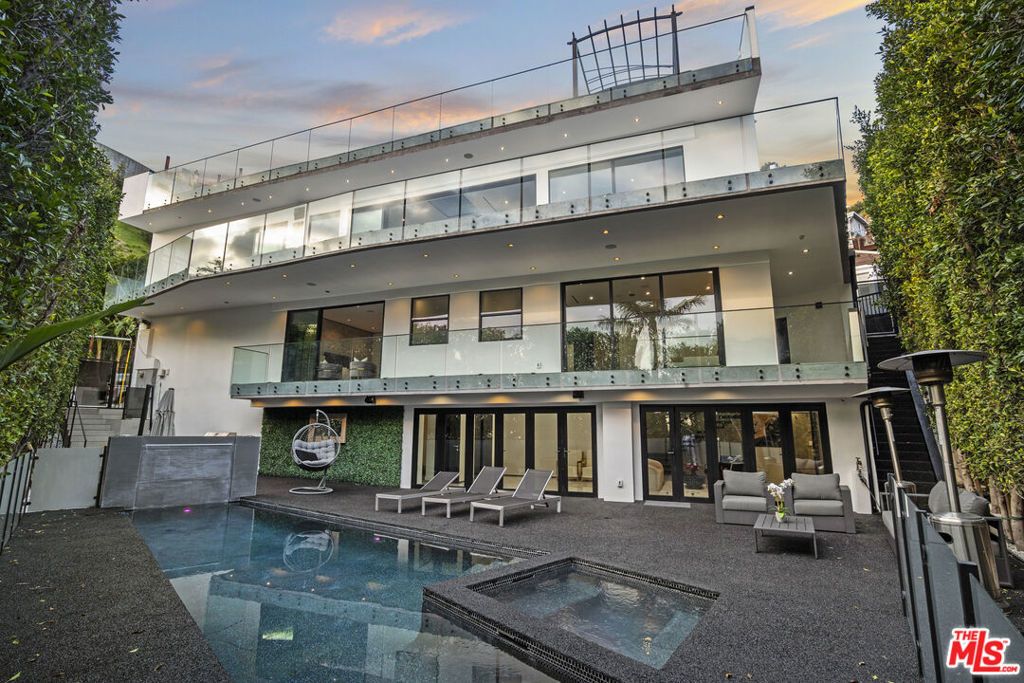 1680 Sunset Plaza Drive, Los Angeles