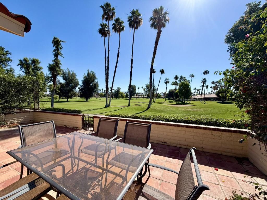 240 Santa Barbara Circle, Palm Desert