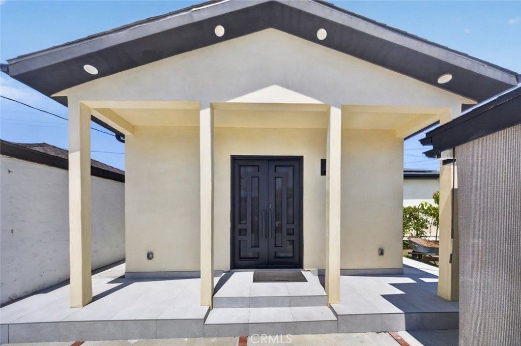 10843 Cantara Street, Sun Valley